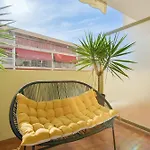 With Terrace Walk To Beaches & Shopping *